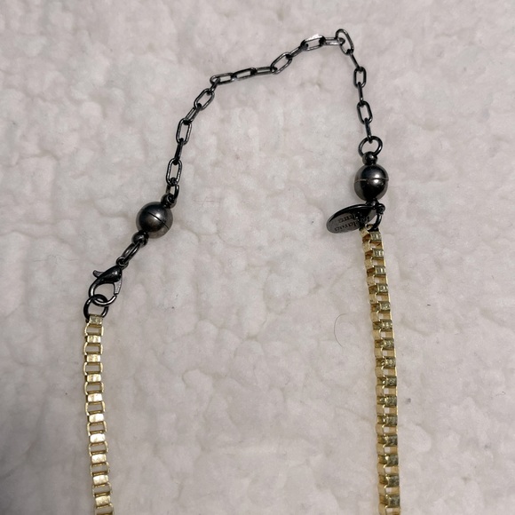 Daisy Duke Necklace - Picture 4 of 4